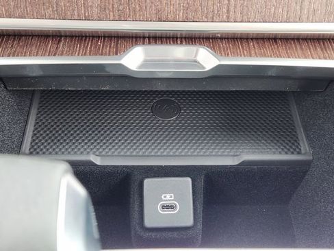 New 2025 Land Rover Range Rover SE image 13