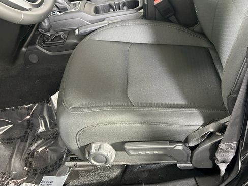 Used 2022 Jeep Gladiator Willys AWD/4WD image 18