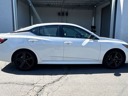 Used 2025 Nissan Sentra SR FWD image 9