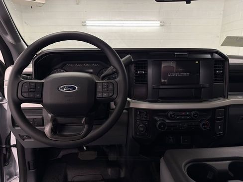 New 2026 Ford F250 XL w/ XL Chrome Package image 8