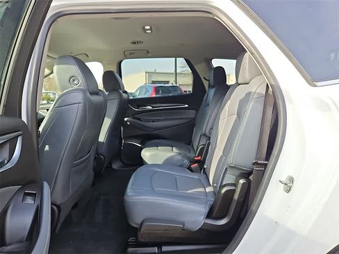 Used 2020 Buick Enclave Essence w/ Sound and Sites Package image 9