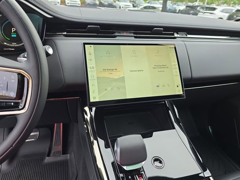 New 2025 Land Rover Range Rover Sport Dynamic SE image 20