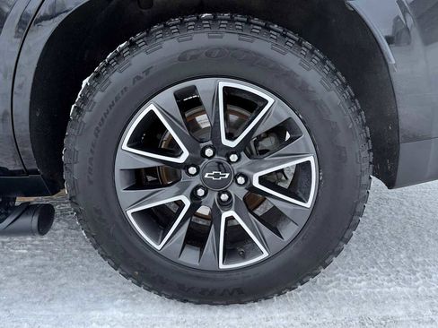 Used 2022 Chevrolet Tahoe Z71 w/ Off-Road Capability Package image 32