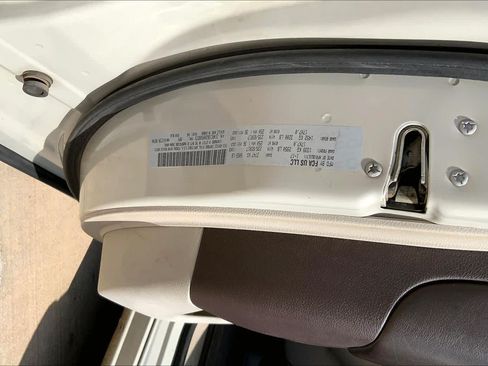 Used 2017 Chrysler Pacifica Touring-L FWD image 31