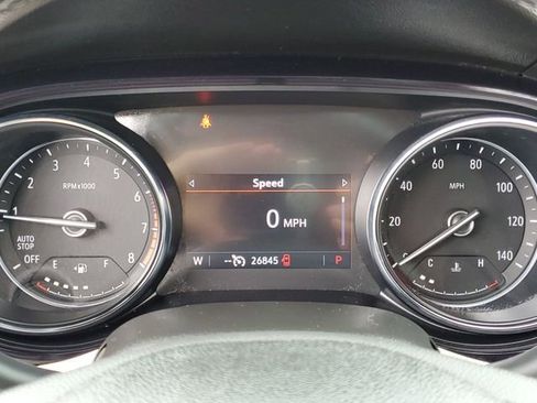 Used 2021 Buick Encore GX Essence image 11