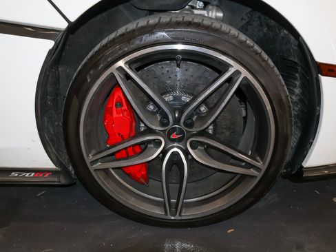 Used 2018 McLaren 570S RWD image 8