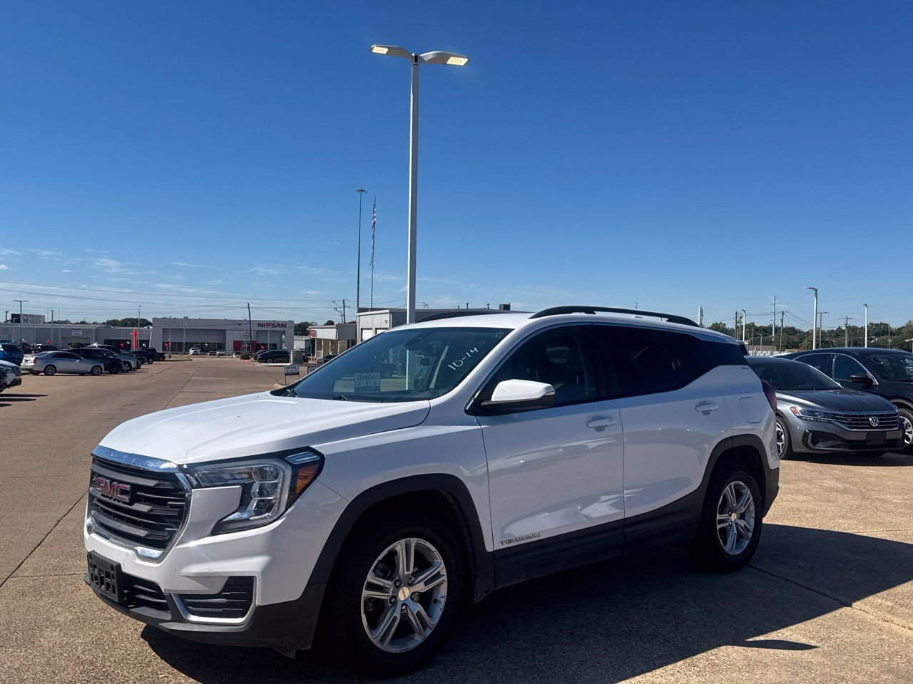 Used 2022 GMC Terrain SLE w/ Driver Convenience Package FWD image 11