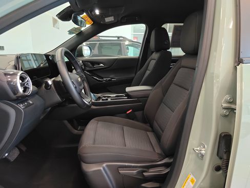 Used 2026 Chevrolet Equinox LT FWD image 11