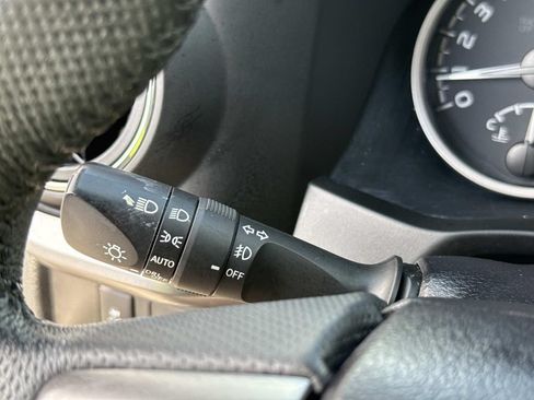 Used 2021 Toyota Tacoma SR5 RWD image 37