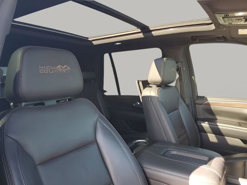 Used 2021 Chevrolet Tahoe High Country w/ Premium Package image 15