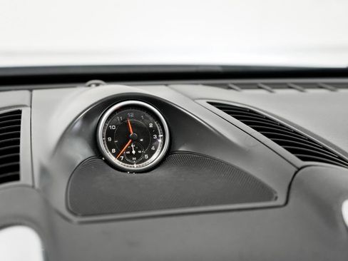 Used 2015 Porsche Cayenne S image 23