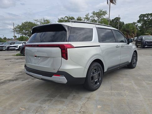 New 2026 Kia Carnival EX FWD image 8
