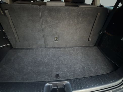 Used 2019 Toyota Highlander LE image 36