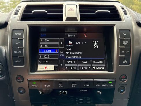Used 2015 Lexus GX 460 w/ Premium Package image 16