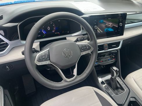 New 2026 Volkswagen Taos SE FWD image 28