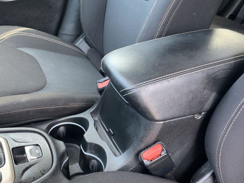 Used 2015 Jeep Cherokee Latitude w/ Cold Weather Group image 18