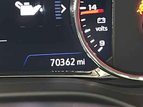 Used 2021 GMC Acadia Denali AWD/4WD image 18