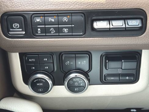 Used 2024 GMC Yukon Denali w/ Max Trailering Package AWD/4WD image 18