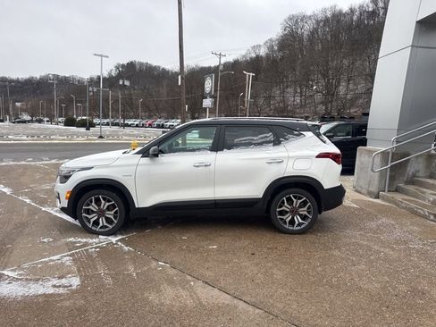 Used 2023 Kia Seltos SX image 4