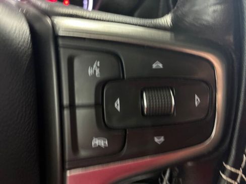 Used 2021 Chevrolet Silverado 1500 LT w/ Z71 Off-Road Package AWD/4WD image 19
