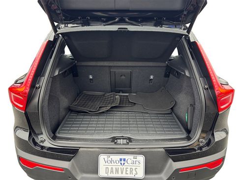 Certified 2025 Volvo XC40 B5 Core image 5