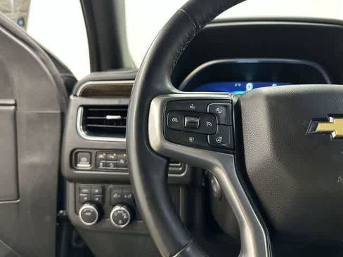 Used 2023 Chevrolet Suburban Premier AWD/4WD image 17