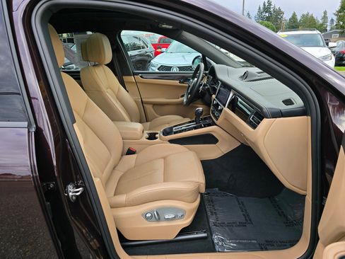Used 2024 Porsche Macan AWD/4WD image 11