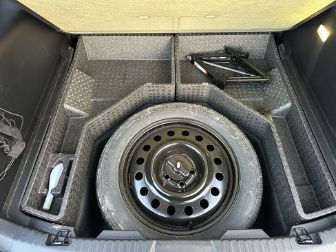 Used 2017 Ford Edge SEL w/ Equipment Group 201A image 23