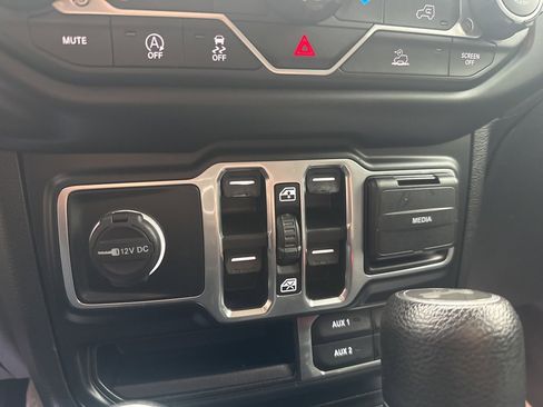 Used 2021 Jeep Wrangler Unlimited Sahara w/ Uconnect 4C Nav & Sound Group image 33