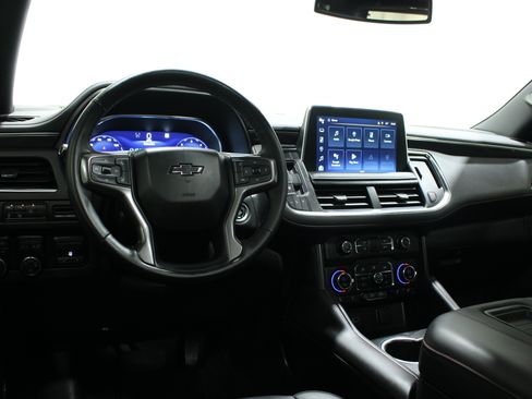 Used 2024 Chevrolet Suburban RST w/ Luxury Package AWD/4WD image 2