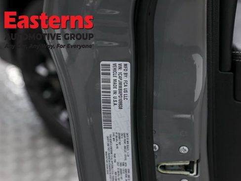 Used 2023 Jeep Cherokee Altitude Lux image 35