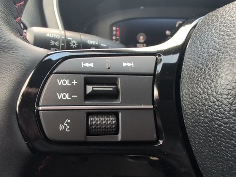 Used 2025 Honda Pilot Black Edition image 14