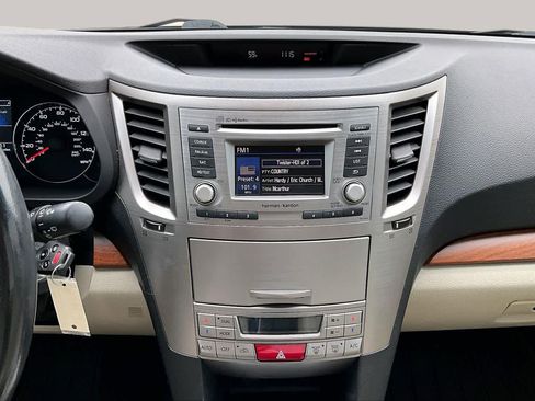 Used 2014 Subaru Outback 2.5i Limited w/ Moonroof Package AWD/4WD image 7