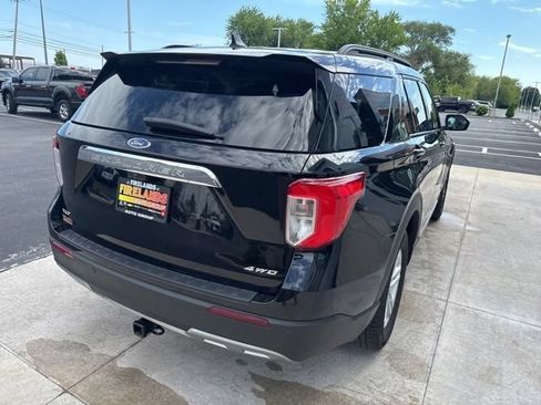Used 2023 Ford Explorer XLT w/ Equipment Group 202A AWD/4WD image 15