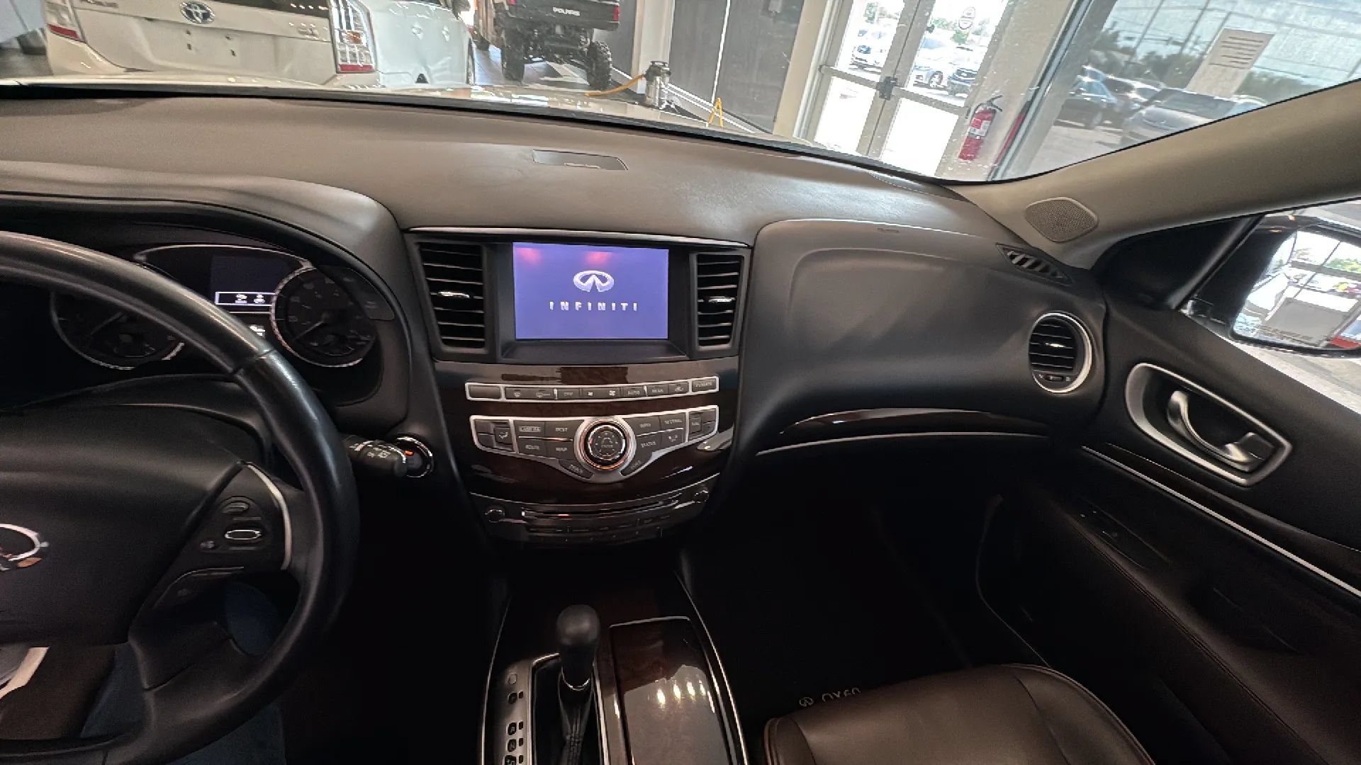 Used 2014 INFINITI QX60 FWD w/ Deluxe Touring Package image 35