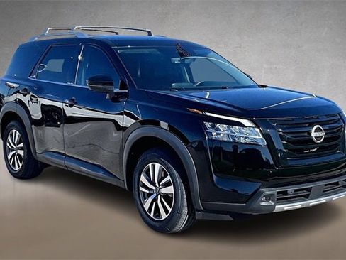 Used 2023 Nissan Pathfinder SL w/ Lighting Package (N92) image 10