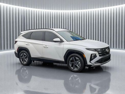 Used 2026 Hyundai Tucson SEL FWD image 2