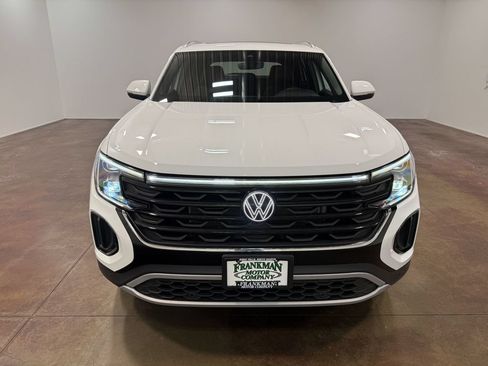 Used 2024 Volkswagen Atlas Cross Sport SE w/ Panoramic Sunroof Package AWD/4WD image 40