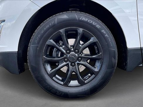 Used 2018 Chevrolet Equinox LT image 8