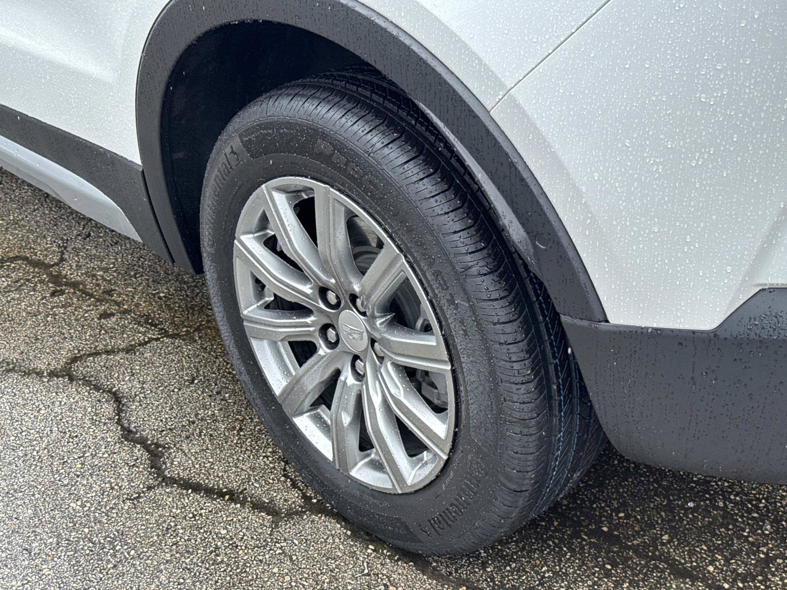 Used 2020 Cadillac XT4 Premium Luxury w/ Enhanced Visibility Package FWD image 12