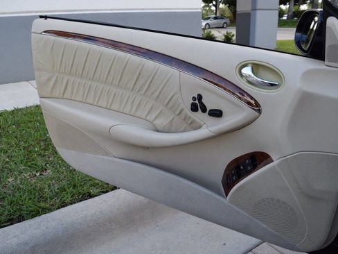 Used 2007 Mercedes-Benz CLK 350 Cabriolet image 76