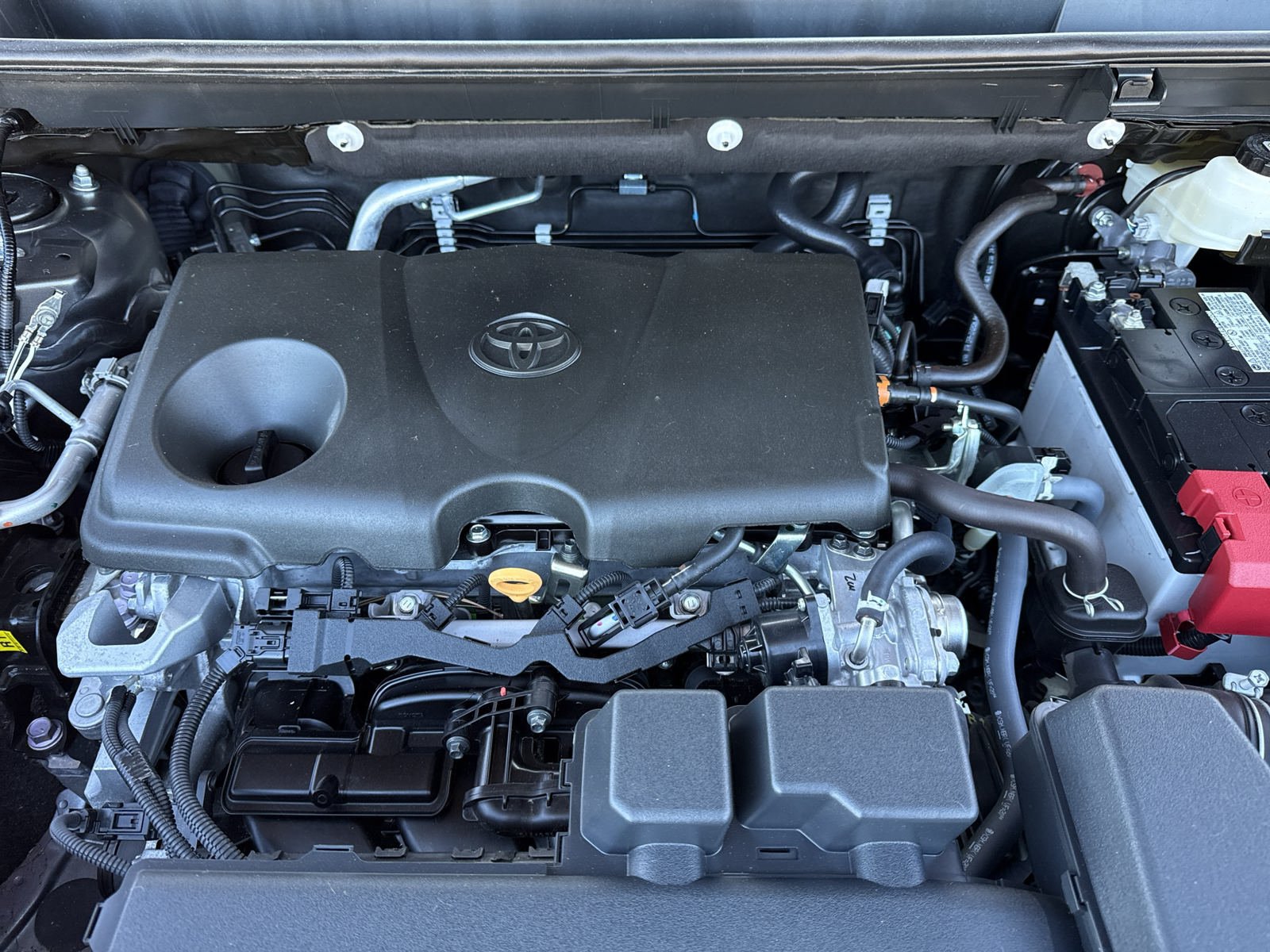 Used 2025 Toyota RAV4 XLE Premium w/ Weather Package FWD image 31