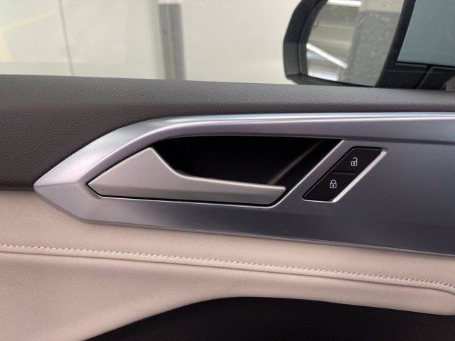 New 2027 Volkswagen Taos SE AWD/4WD image 27