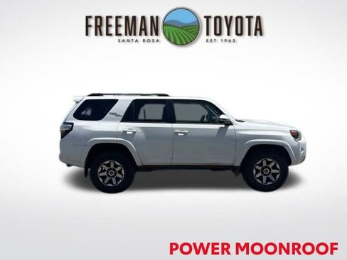 Used 2022 Toyota 4Runner TRD Off-Road Premium w/ Moonroof Package AWD/4WD image 4