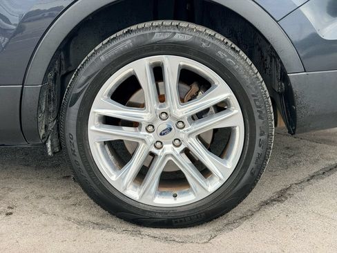 Used 2017 Ford Explorer Limited w/ Equipment Group 301A FWD image 30