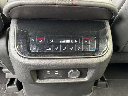 Used 2025 Nissan Armada PRO-4X w/ Pro-4X Premium Package AWD/4WD image 15