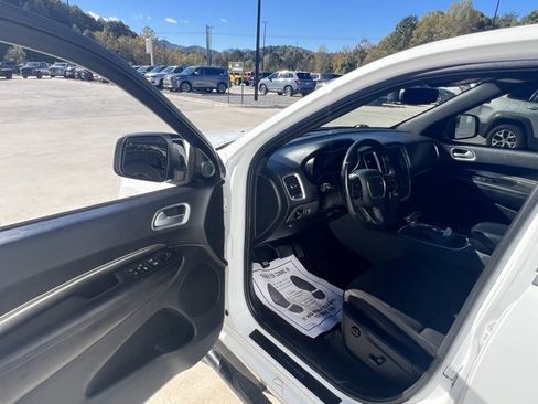 Used 2020 Dodge Durango SXT image 9