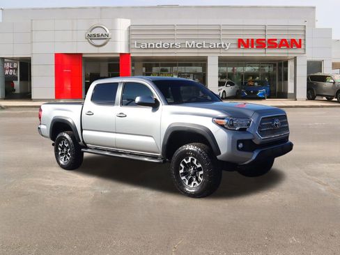 Used 2017 Toyota Tacoma TRD Off-Road w/ Tow Package image 1