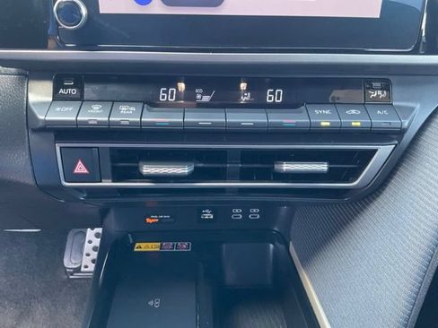 Used 2025 Toyota Camry SE FWD image 20
