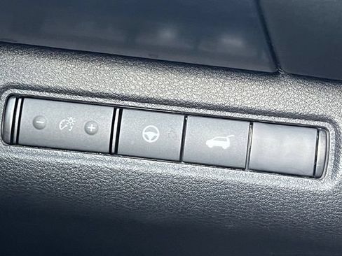 Used 2025 Nissan Pathfinder SL FWD image 25